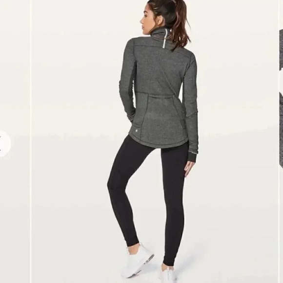 Lululemon Womens Black and Grey Sz 8 Base Runner 1/2 Zip Breathable Pullover - Picture 3 of 12